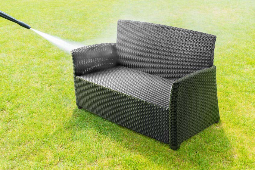 How to Choose the Best Material for Outdoor Furniture