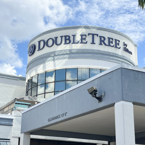 double_tree_hotel_ft_myers_pic1s DoubleTree by Hilton Fort Myers at Bell Tower Shops - Lagoon Design Furniture