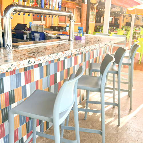 Frenchys_Outpost_Bar__Grill_pic9s Frenchy’s Outpost Bar & Grill Dunedin, USA - Lagoon muebles de diseño