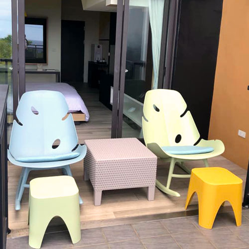 case-peekapoo-2 朵貓貓海景親子民宿 - Lagoon 創意家具&生活家電 戶外家具的專家，顏色繽紛富設計感 室內/戶外都適合使用。