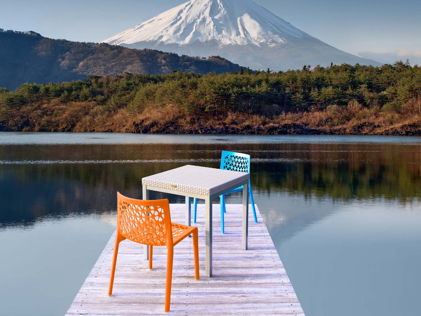 7022DT-PT3 Russ 餐桌 - Lagoon 創意家具&生活家電 戶外家具的專家，顏色繽紛富設計感的P.P.塑料家具