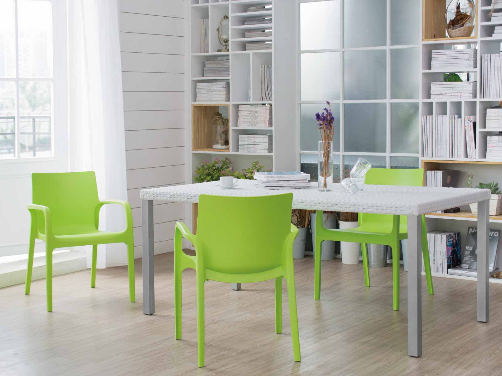 7050-PT3 Alissa 休閒椅 - Lagoon 創意家具&生活家電 戶外家具的專家，顏色繽紛富設計感 室內/戶外都適合使用。