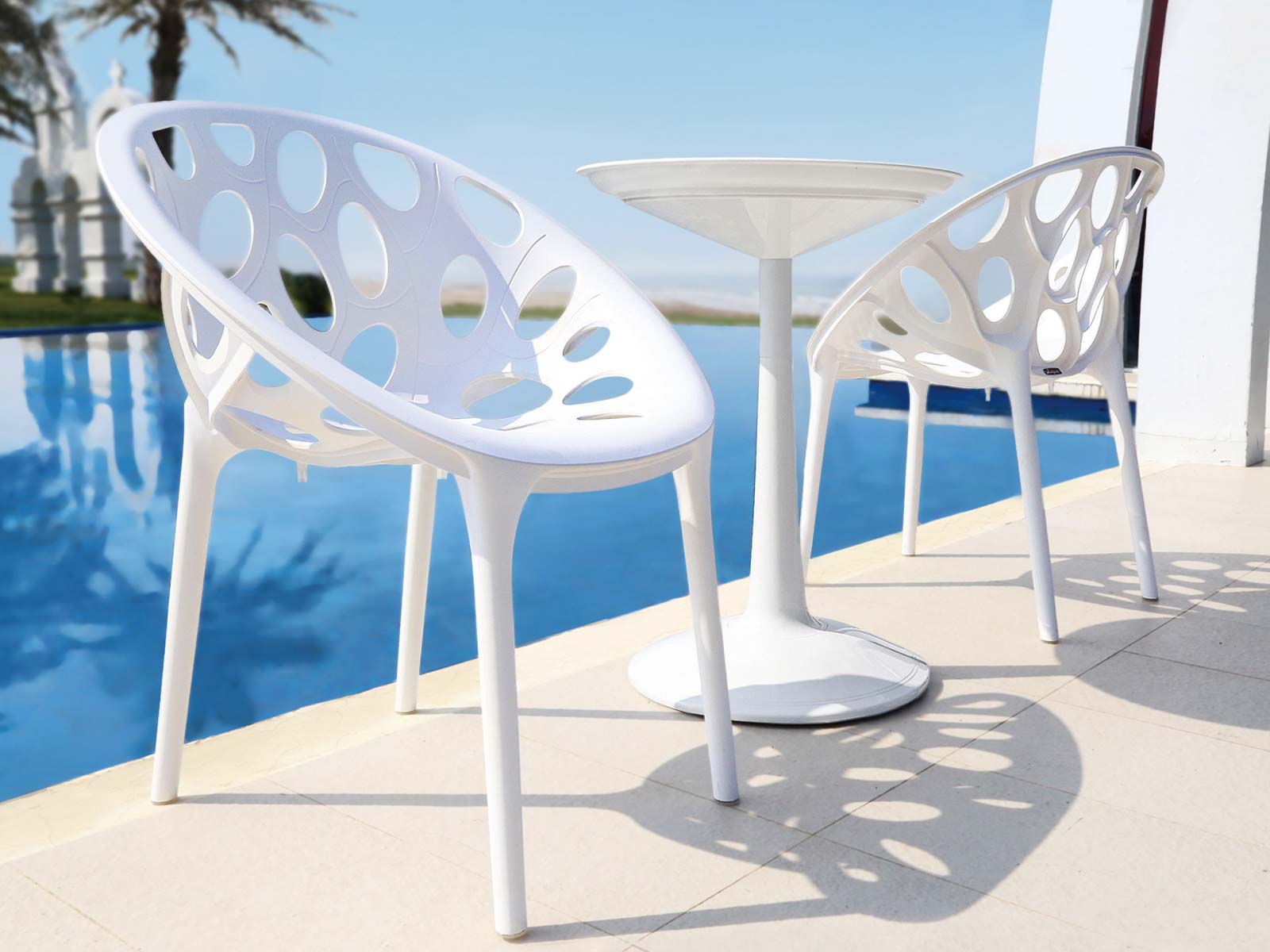 7055-PT3 Nido 巢椅 - Lagoon 創意家具&生活家電 戶外家具的專家，顏色繽紛富設計感 室內/戶外都適合使用。